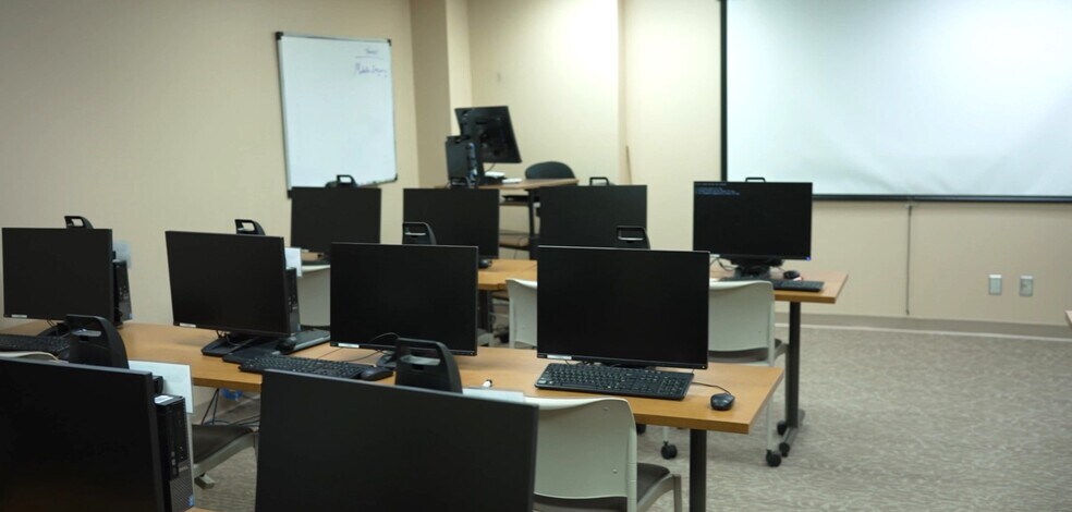 More Photos Of 600 E Main St, Richmond Medical For Sale