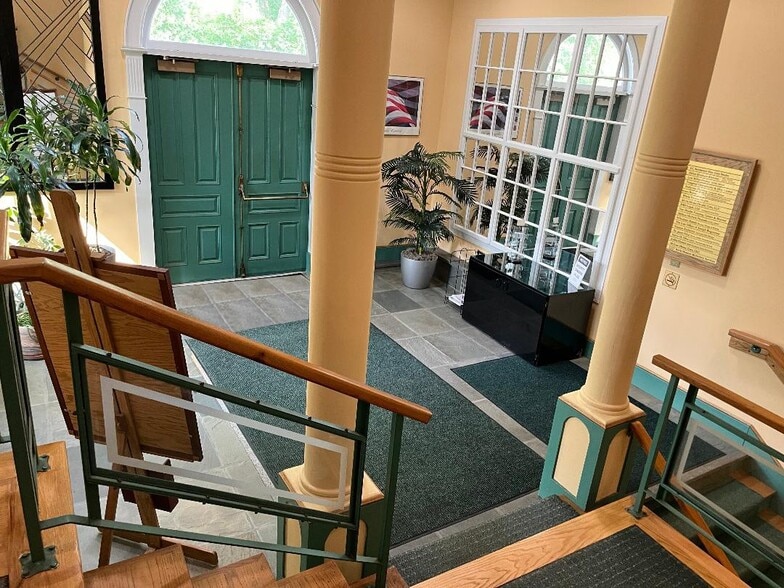 More Photos Of 294 Pleasant St, Stoughton Office For Lease