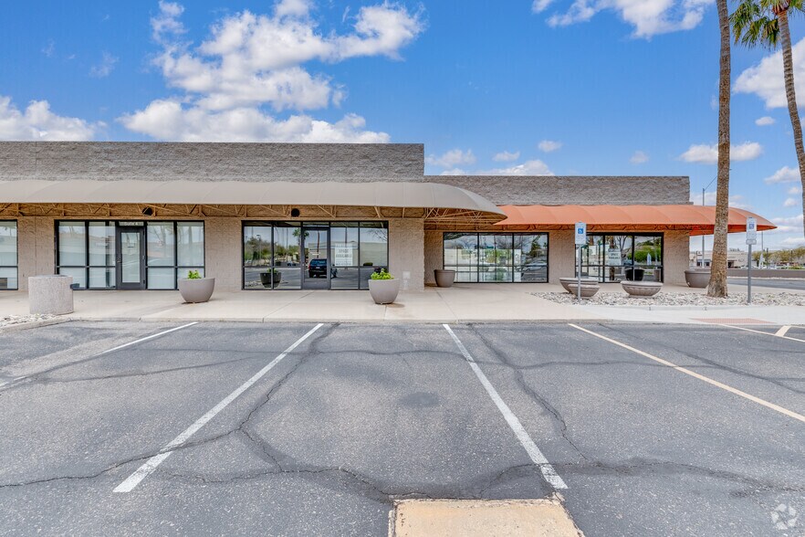 More Photos Of 1107 E Bell Rd, Phoenix General Retail For Lease