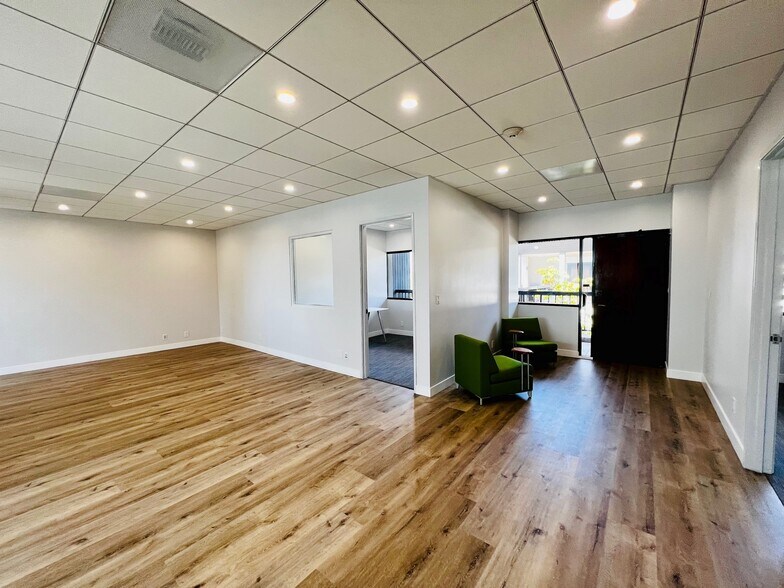 More Photos Of 11965 Venice Blvd, Los Angeles Loft Creative Space For Lease