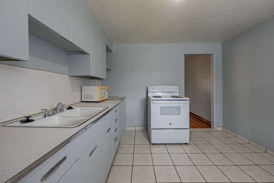 More Photos Of 3136 SW 59th St, Oklahoma City Apartments For Sale