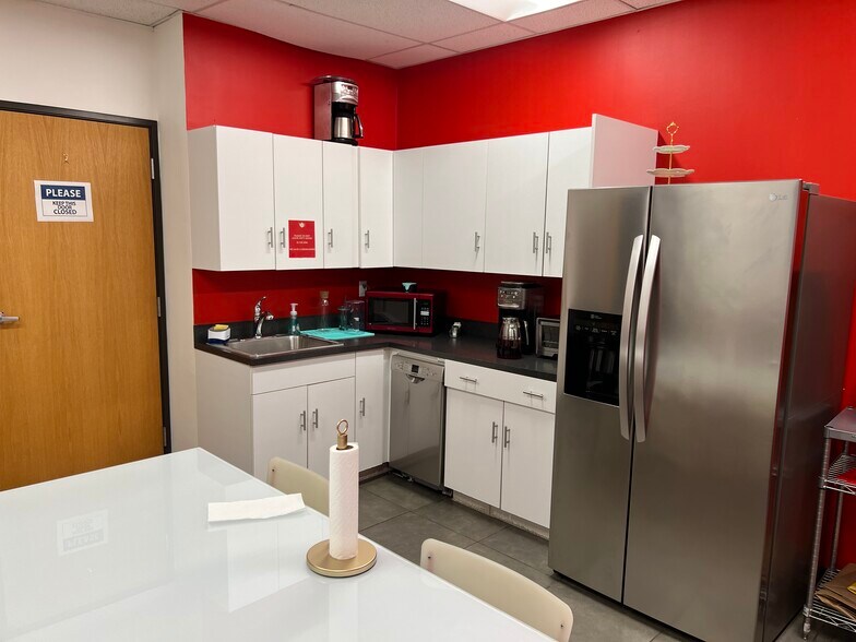 More Photos Of 145 Cedar Ln, Englewood Office For Sale