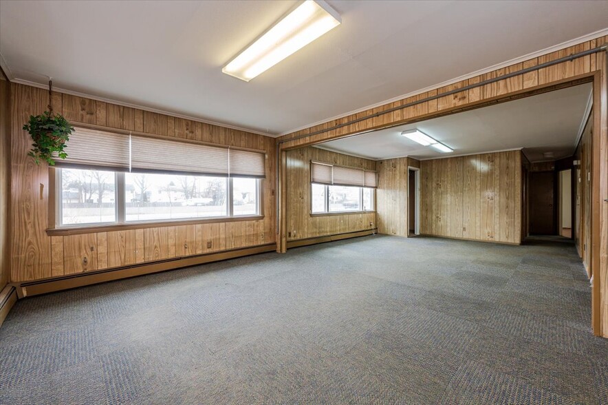 More Photos Of 930 Sunrise Hwy, North Babylon Office For Sale