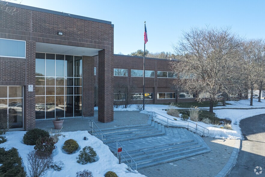 More Photos Of 295 Foster St, Littleton Flex For Lease