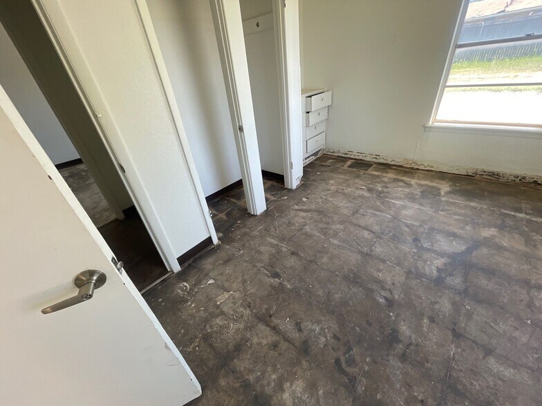 More Photos Of 125 Avenue J, Anson Skilled Nursing Facility For Sale