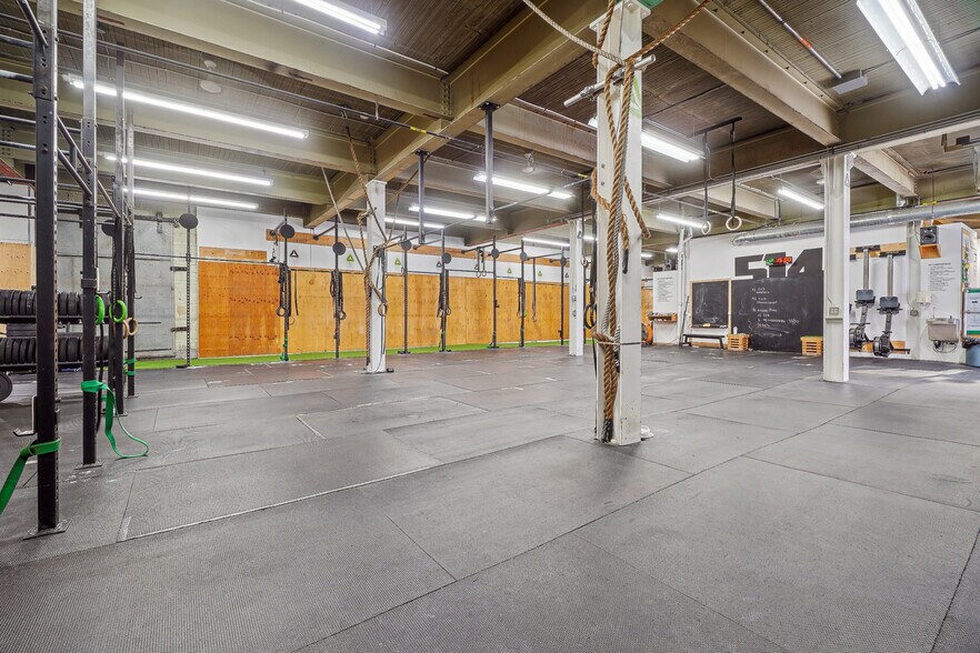 More Photos Of 1000 Rue Hickson, Verdun Office For Lease