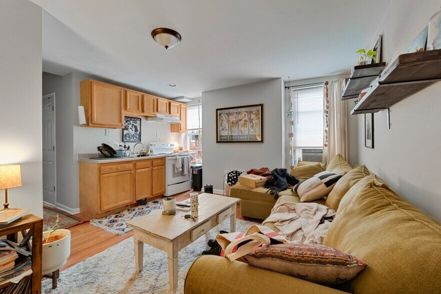 More Photos Of 2024 Saint Paul St, Baltimore Apartments For Sale