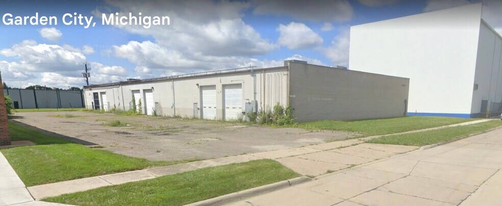 More Photos Of 32841 Parklane St, Garden City Industrial For Sale