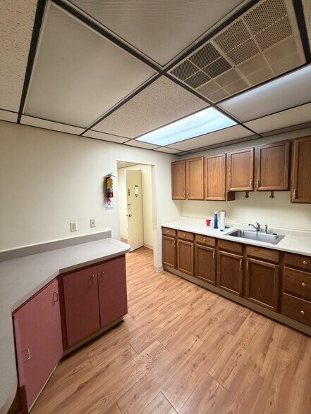 More Photos Of 600 Park Ave, Monongahela Office For Lease