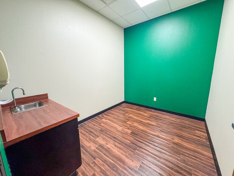 More Photos Of 2014 Ben Merritt Dr, Decatur Medical For Lease