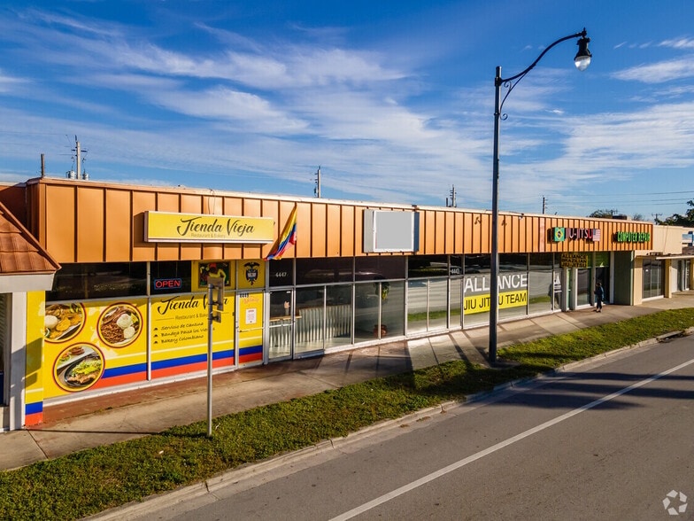 More Photos Of 4441-4449 Hollywood Blvd, Hollywood Storefront For Sale