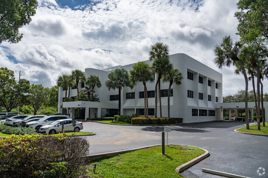Primary Photo Of 1800 NW Corporate Blvd, Boca Raton Office For Lease