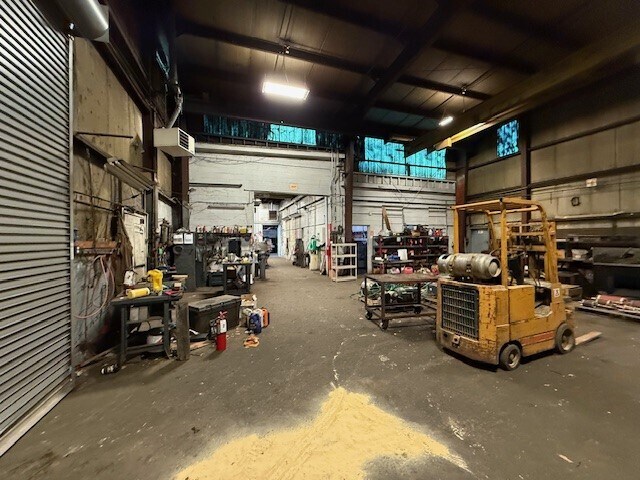 More Photos Of 1702 Wheeling Ave, Glen Dale Manufacturing For Sale