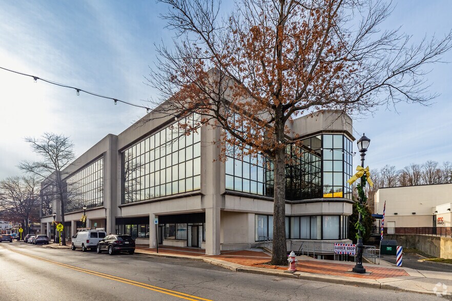 More Photos Of 3 School St, Glen Cove Medical For Lease