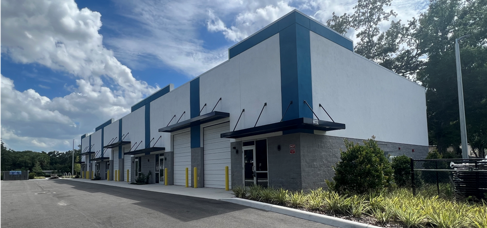 Primary Photo Of 6810 Edgewater Dr, Lockhart Warehouse For Lease