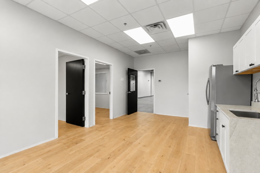 More Photos Of 114 S State St, Haw River Manufacturing For Sale