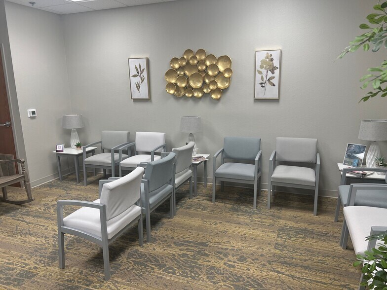 More Photos Of 3415 Golden Rd, Tyler Medical For Sale