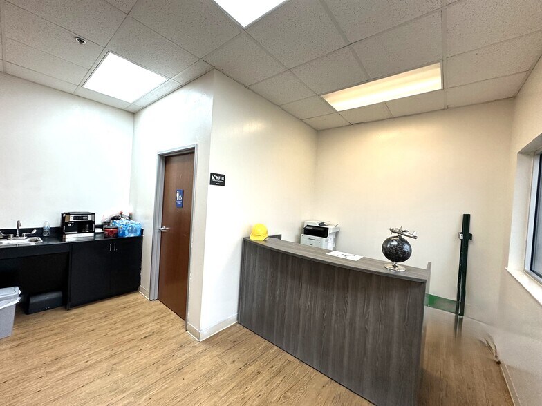 More Photos Of 211 Regency Dr, Wylie Light Manufacturing For Sale