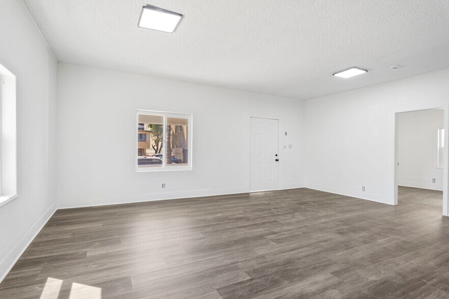 More Photos Of 925 W 84th St, Los Angeles Apartments For Sale