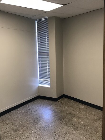 More Photos Of 901 N Virginia Ave, Oklahoma City Manufacturing For Lease