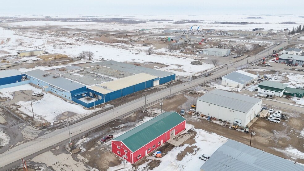 More Photos Of 135 York Street E St, Yorkton Warehouse For Sale