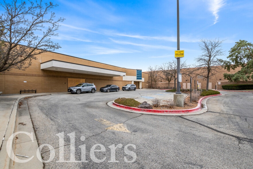 More Photos Of 460 N Milwaukee St, Boise Department Store For Sale