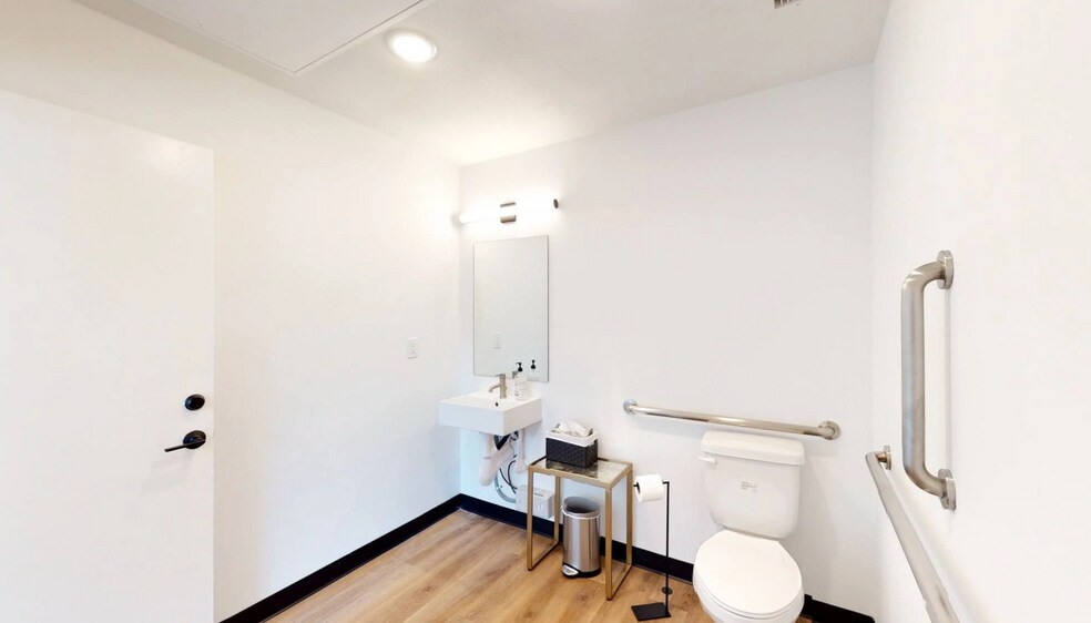 More Photos Of 6115 Nieman Rd, Shawnee Apartments For Sale