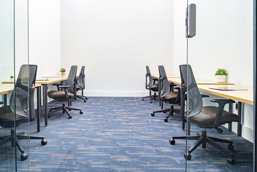 More Photos Of 600 Matheson Blvd W, Mississauga Coworking Space