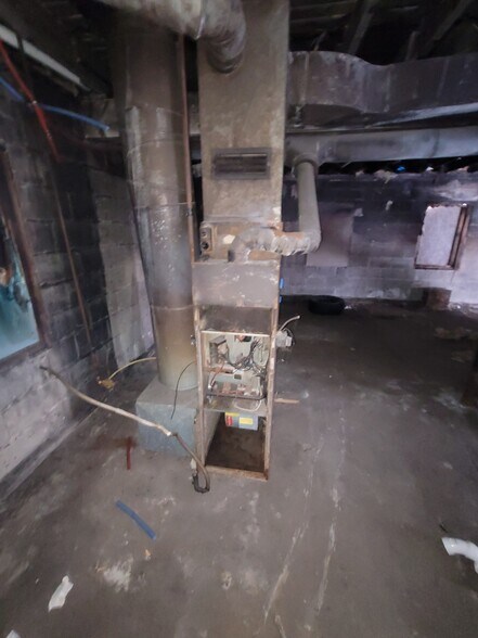 More Photos Of 1823 W 8th St, Muncie Multifamily For Sale