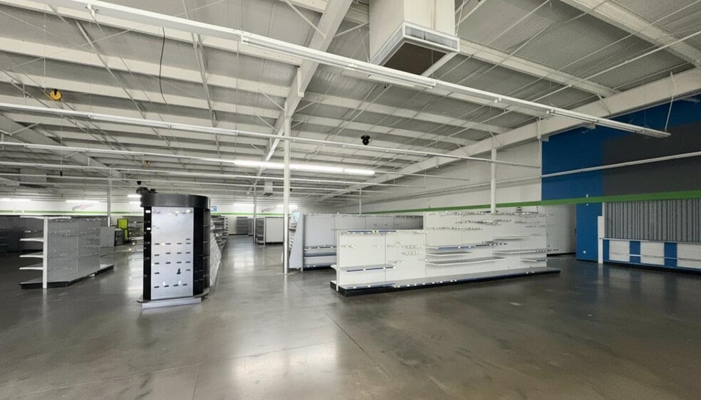 More Photos Of 1514 Sampson St, Westlake Freestanding For Sale