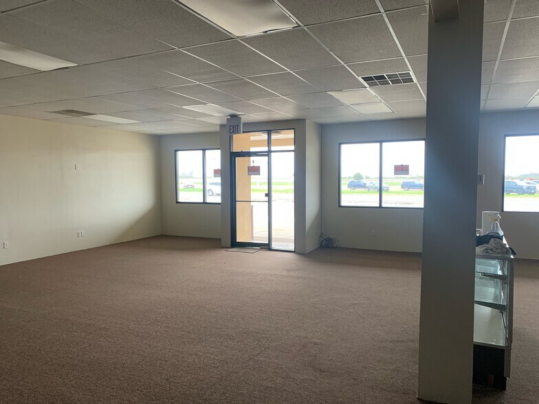 More Photos Of 1600 S State St, Jerseyville Unknown For Lease