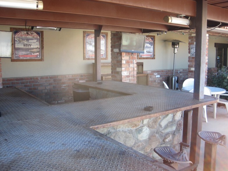 More Photos Of 305 E American Ave, Oracle Bar For Sale