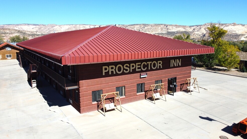 Primary Photo Of 380 W Main St, Escalante Hotel For Sale