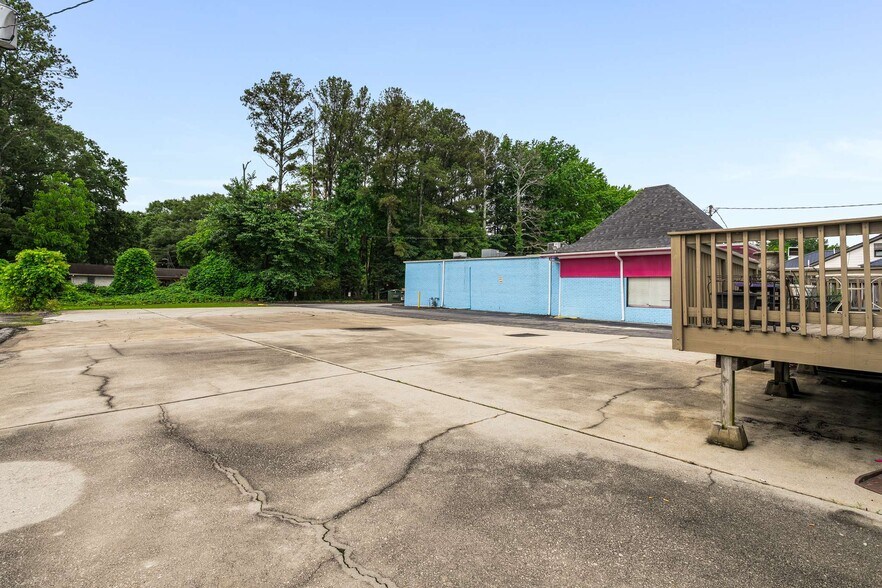 More Photos Of 4065 Lawrenceville Hwy, Tucker Office For Sale