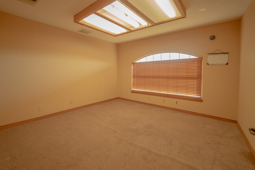 More Photos Of 2203 Port Lavaca Dr, Victoria Industrial For Sale