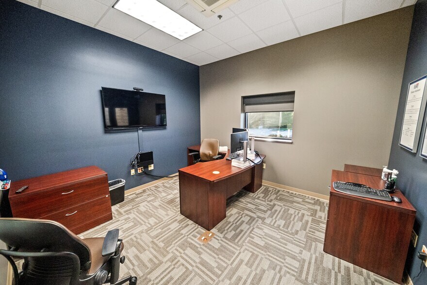 More Photos Of 6001 W Van Horn Tavern Rd, Columbia Office For Lease
