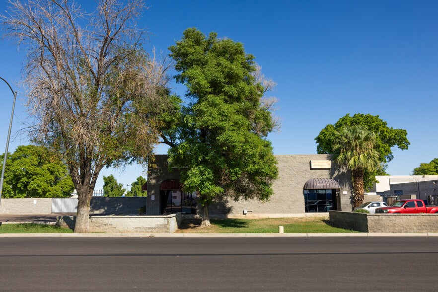 More Photos Of 6097 N 57th Dr, Glendale Warehouse For Sale