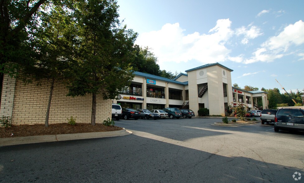 More Photos Of 640 Merrimon Ave, Asheville Unknown For Lease