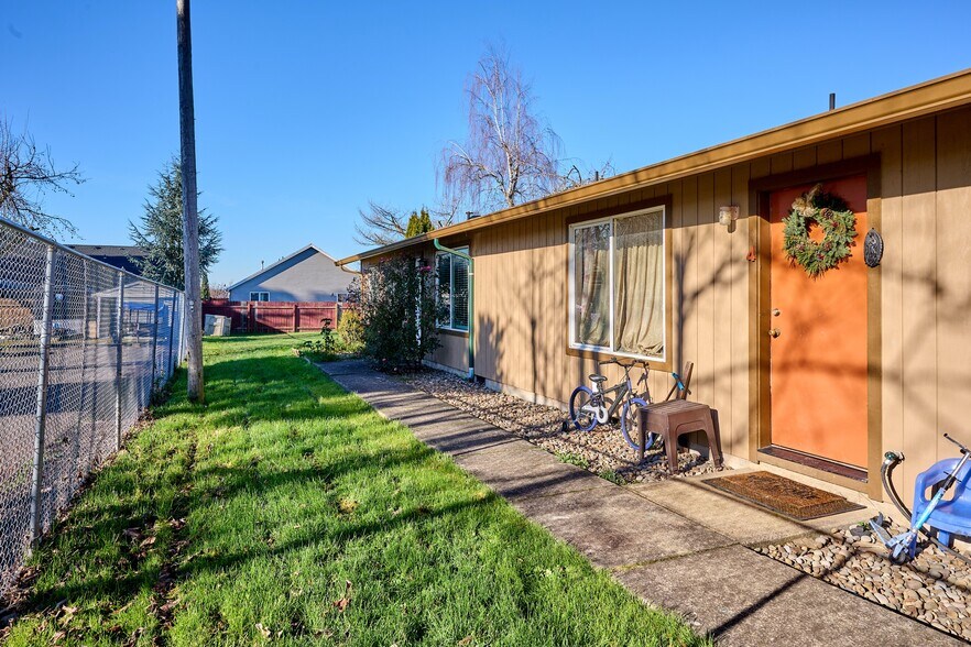 More Photos Of 880 N Pershing St, Mount Angel Apartments For Sale