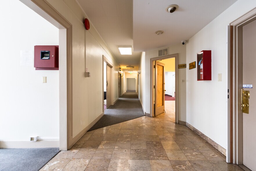More Photos Of 1307-1311 Sutter St, San Francisco Storefront Retail Office For Sale