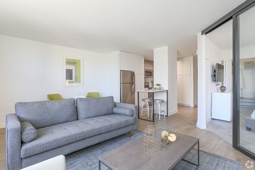 More Photos Of 2623-2627 N Clark St, Chicago Apartments For Lease