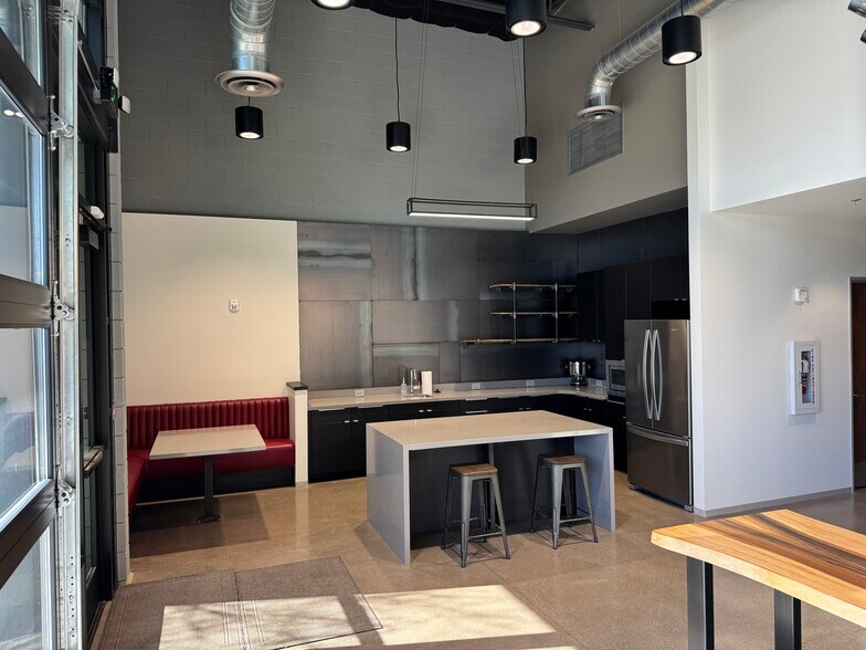 More Photos Of 31606 N Cave Creek Rd, Cave Creek Self Storage For Sale