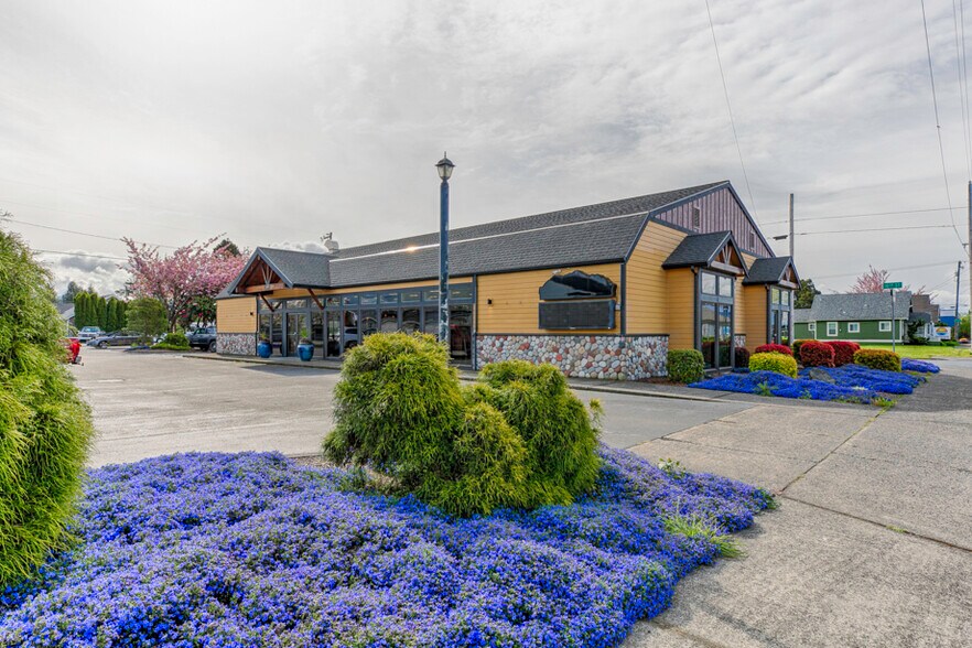 More Photos Of 915 Main Ave, Tillamook Veterinarian Kennel For Lease