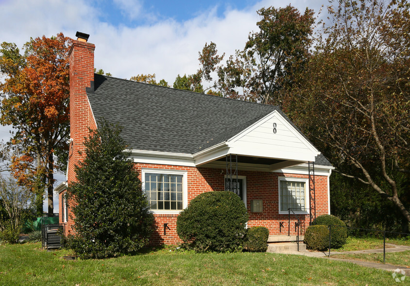 Primary Photo Of 8 E Seminary Ave, Lutherville Timonium Medical For Lease