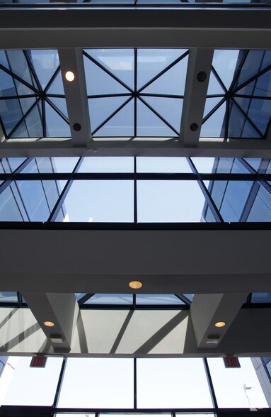 More Photos Of 1 E Oak Hill Dr, Westmont Office For Lease