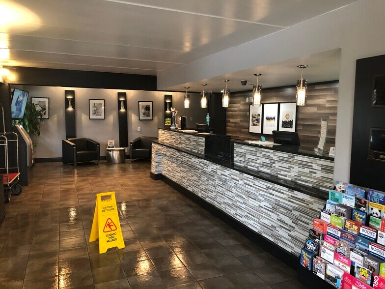 More Photos Of 2471 Old National Pky, College Park Hotel For Sale