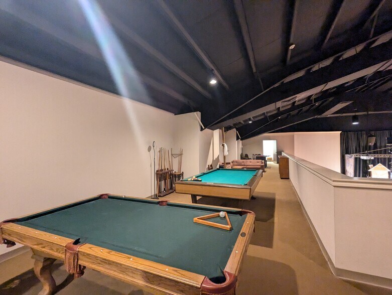 More Photos Of 5315 N Twin City Hwy, Nederland Warehouse For Sale