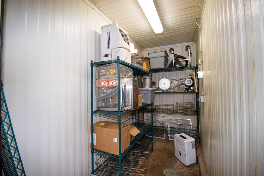 More Photos Of 47506 US-290 BUS, Hempstead Convenience Store For Sale