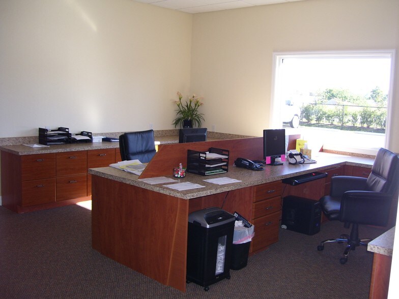 More Photos Of 300 Leonard Blvd, Lehigh Acres Warehouse For Sale