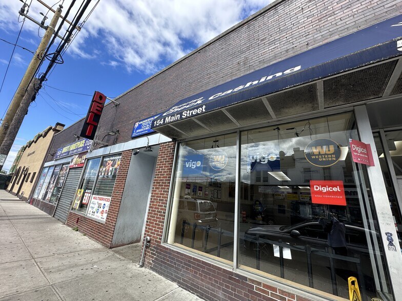 More Photos Of 150-158 Main St, Hempstead General Retail For Sale